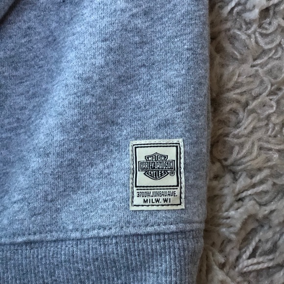 Harley Davidson Garage Sweatshirt. Like new. - Picture 2 of 3